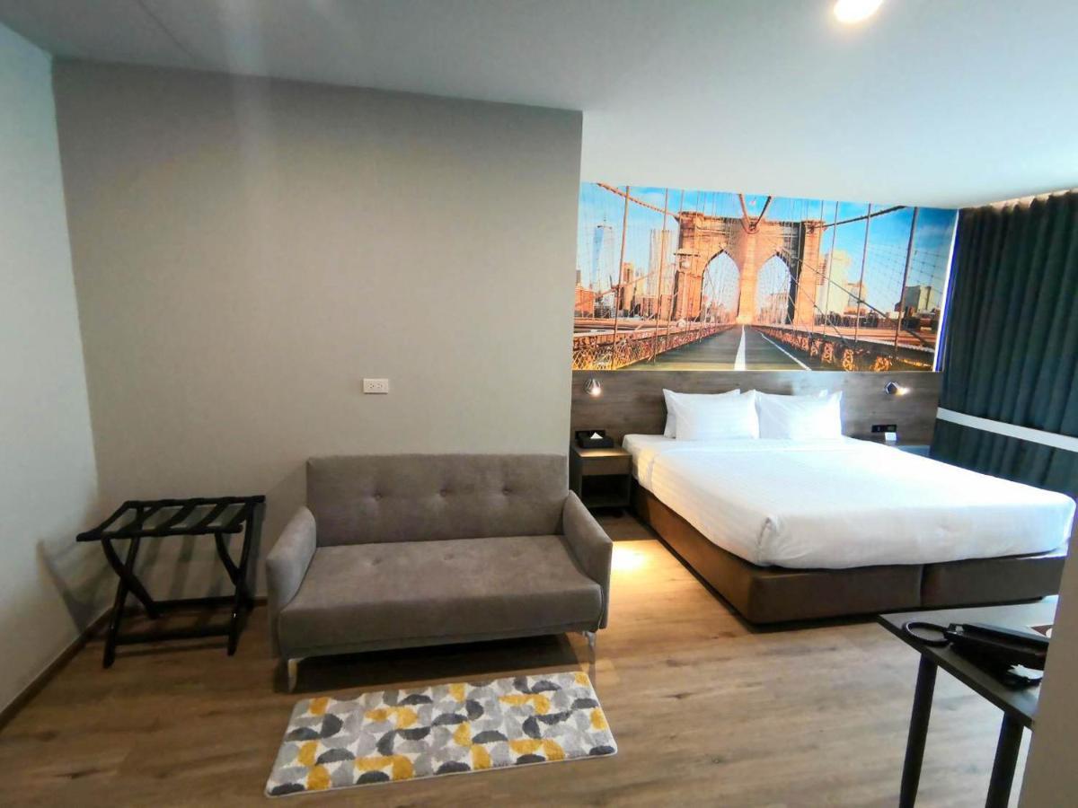 Manhattan Hotel Bangkok Exteriér fotografie